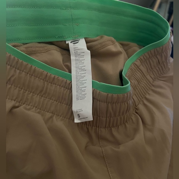 FABLETICS Breathe Mid-Rise Run Short Sm
PERFECT USED CONDITION
BUILT IN PANTIES - Picture 5 of 6